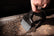broil-king-pellet-grill-cleaning-kit-kit-de-limpieza-con-pa-o-cepillo-y-2-raspad image 3