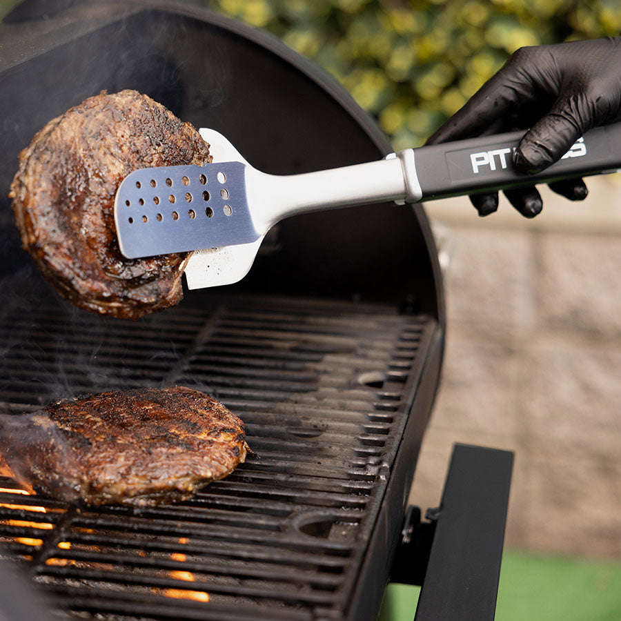 pit-boss-all-in-one-bbq-tool-herramienta-5-en-1-de-acero-con-esp-tula-pinzas-ten image 4