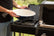 broil-king-cast-grilling-wok-wok-de-hierro-fundido-con-esmalte-de-porcelana-de-3 image 3